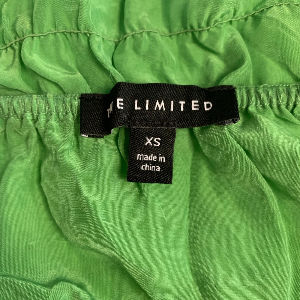 GREEN RUFFLE BUTTON UP TOP - Picture 3 of 3